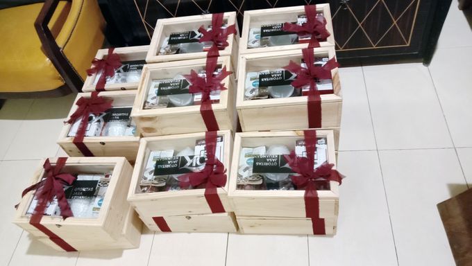 Hampers for OJK by Marvala Souvenir - 003 Hampers for OJK by Marvala Souvenir - 003