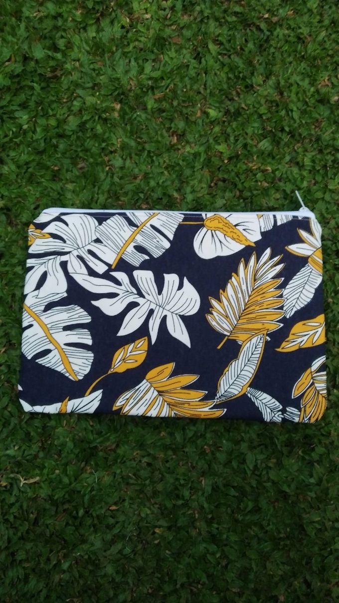 Souvenir Pouch Blue Leaf by Labdawara Souvenir - 003