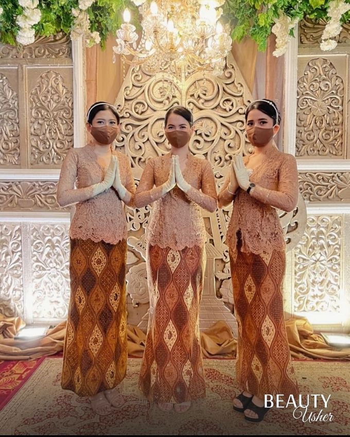 Penerima Tamu & Pagar Ayu - Wedding Anisa&Yudra by Beauty Usher - 001