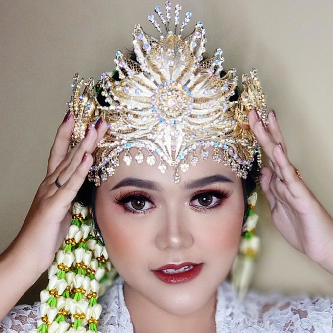 Wedding Makeup Hairdo by Zevinnia Makeup Artist - 019 Wedding Makeup Hairdo by Zevinnia Makeup Artist - 019