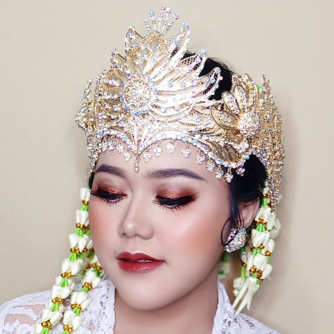 Wedding Makeup Hairdo by Zevinnia Makeup Artist - 018 Wedding Makeup Hairdo by Zevinnia Makeup Artist - 018