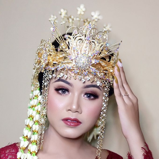 Wedding Makeup Hairdo by Zevinnia Makeup Artist - 024 Wedding Makeup Hairdo by Zevinnia Makeup Artist - 024