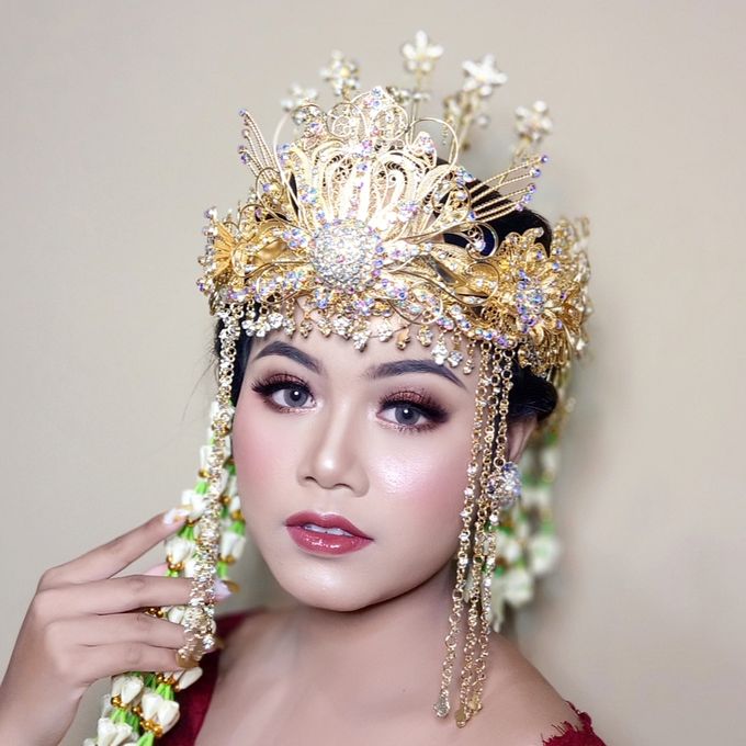 Wedding Makeup Hairdo by Zevinnia Makeup Artist - 034 Wedding Makeup Hairdo by Zevinnia Makeup Artist - 034
