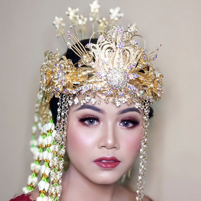 Wedding Makeup Hairdo by Zevinnia Makeup Artist - 023 Wedding Makeup Hairdo by Zevinnia Makeup Artist - 023