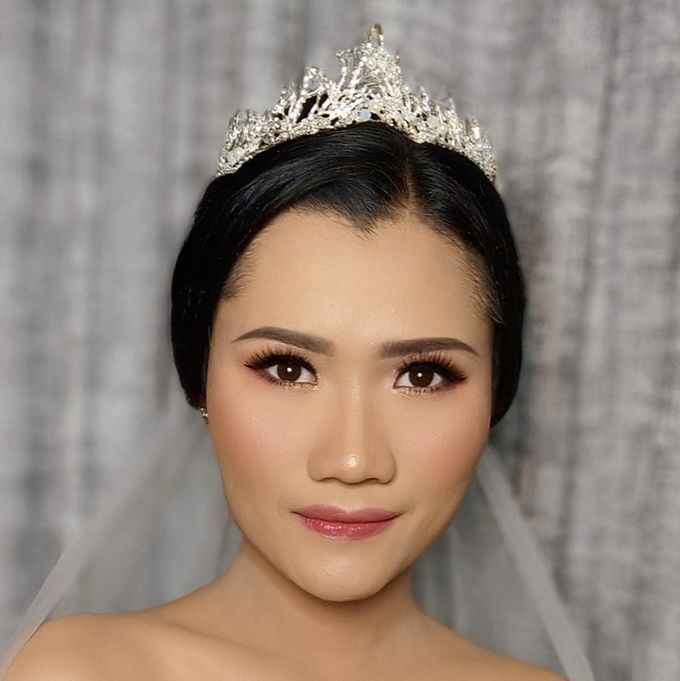 Wedding Makeup Hairdo by Zevinnia Makeup Artist - 016