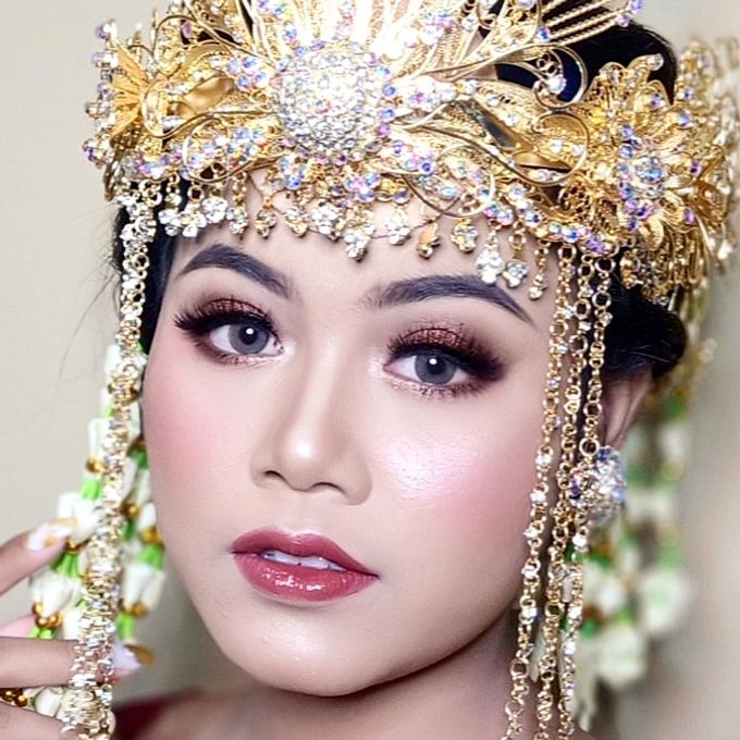 Wedding Makeup Hairdo by Zevinnia Makeup Artist - 015 Wedding Makeup Hairdo by Zevinnia Makeup Artist - 015