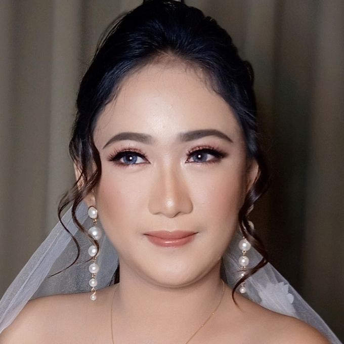 Wedding Makeup Hairdo by Zevinnia Makeup Artist - 012 Wedding Makeup Hairdo by Zevinnia Makeup Artist - 012