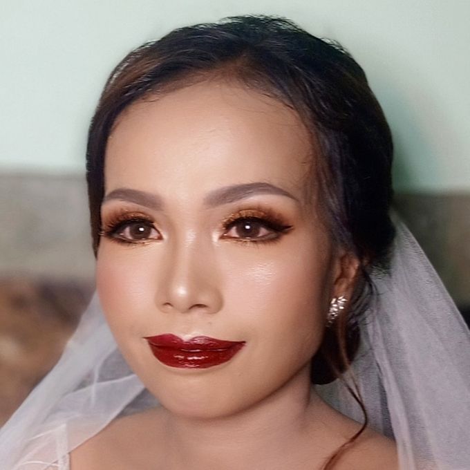 Wedding Makeup Hairdo by Zevinnia Makeup Artist - 005