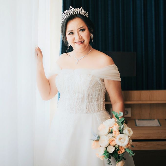 Wedding Makeup Hairdo by Zevinnia Makeup Artist - 020 Wedding Makeup Hairdo by Zevinnia Makeup Artist - 020