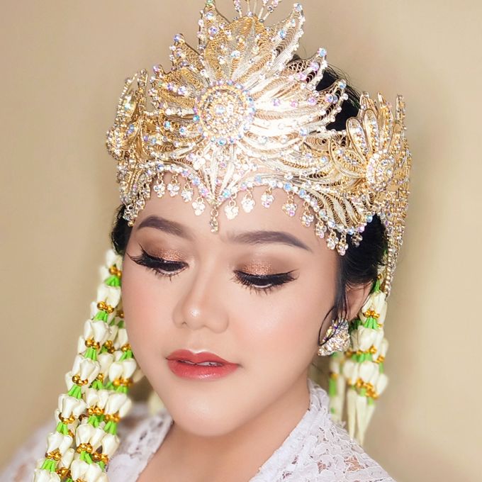 Wedding Makeup Hairdo by Zevinnia Makeup Artist - 029