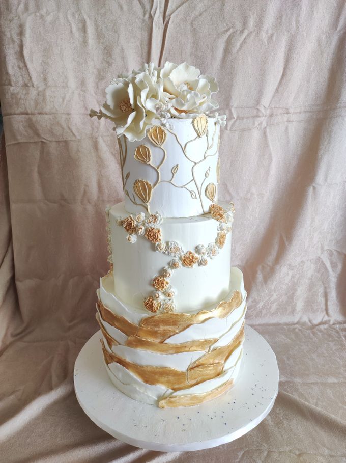 White In Gold by Sugaria cake - 004