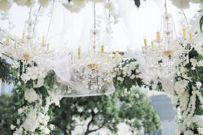 The Wedding of Icha & Reffi | Grand Hyatt Indonesia by Cassia Decoration - 004 The Wedding of Icha & Reffi | Grand Hyatt Indonesia by Cassia Decoration - 004
