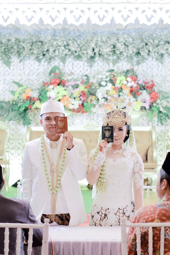 Wedding Intan & Agung by aaron Photo & Cinema - 011 Wedding Intan & Agung by aaron Photo & Cinema - 011