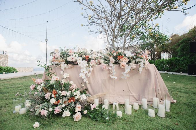 Romantic-Modern Wedding at Alila Uluwatu by Silverdust Decoration - 034