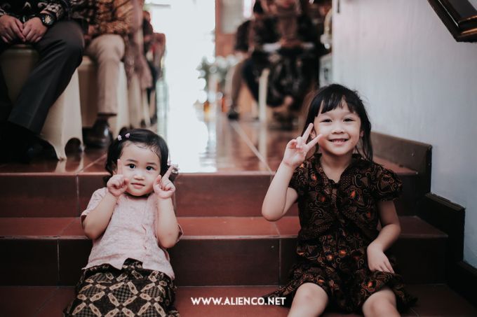 The Engagement of Andari & Fatahillah by alienco photography - 008 The Engagement of Andari & Fatahillah by alienco photography - 008