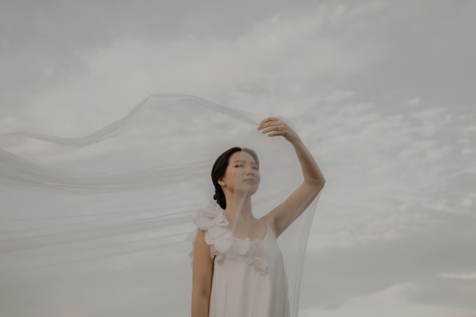 A Love Wrapped in White and Whispers of Bandung by Cesar Picture - 003 A Love Wrapped in White and Whispers of Bandung by Cesar Picture - 003