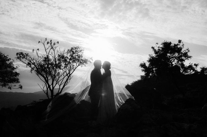 A Love Wrapped in White and Whispers of Bandung by Cesar Picture - 005 A Love Wrapped in White and Whispers of Bandung by Cesar Picture - 005