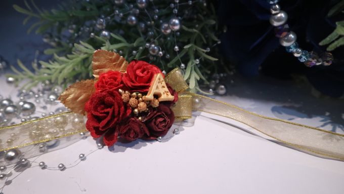 Boutonnieres & Hand Corsages by Art of ME - 005