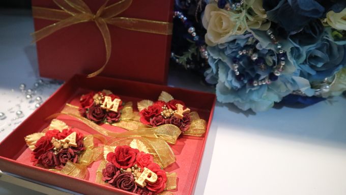 Boutonnieres & Hand Corsages by Art of ME - 007