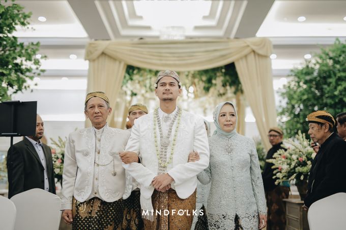 JAVANESE AKAD & RECEPTION OF DHANES & AYU by redberry wedding - 014 JAVANESE AKAD & RECEPTION OF DHANES & AYU by redberry wedding - 014