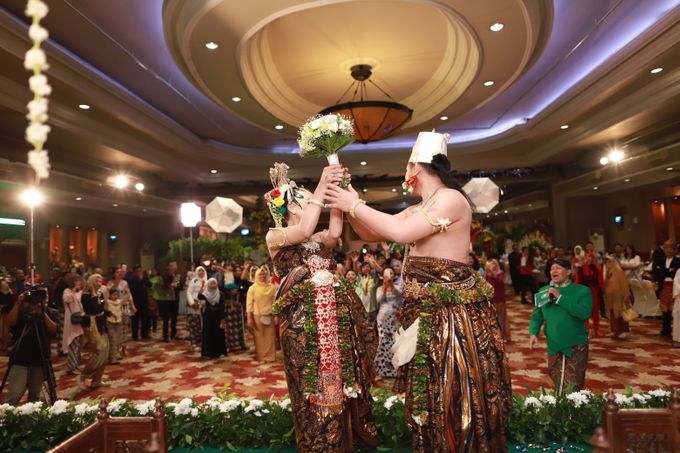 Wedding ULY SASONGKO dan ARIEF SETIAWAN by JACK HARYANTO MC - 007 Wedding ULY SASONGKO dan ARIEF SETIAWAN by JACK HARYANTO MC - 007