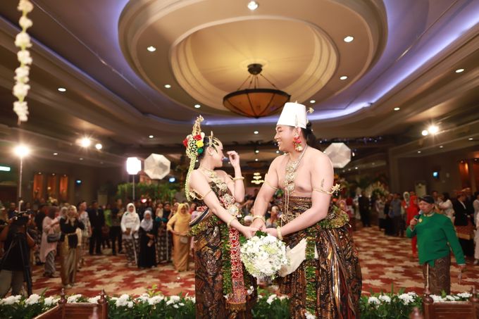Wedding ULY SASONGKO dan ARIEF SETIAWAN by JACK HARYANTO MC - 004 Wedding ULY SASONGKO dan ARIEF SETIAWAN by JACK HARYANTO MC - 004