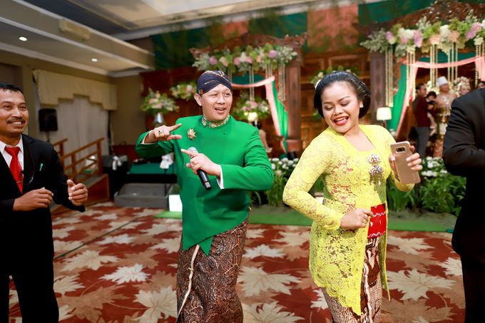 Wedding ULY SASONGKO dan ARIEF SETIAWAN by JACK HARYANTO MC - 008 Wedding ULY SASONGKO dan ARIEF SETIAWAN by JACK HARYANTO MC - 008
