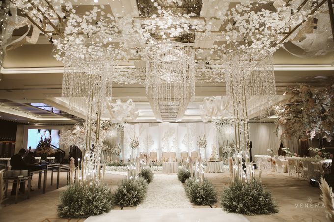 Clean and Elegant Wedding at Ayana MidPlaza by Priscilla Myrna - 008 Clean and Elegant Wedding at Ayana MidPlaza by Priscilla Myrna - 008