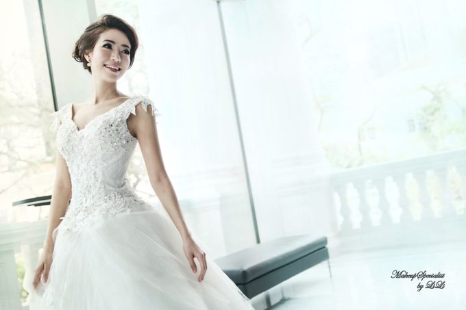 Victorian Contemporary Bridal by Lili Makeup Specialist - 004 Victorian Contemporary Bridal by Lili Makeup Specialist - 004