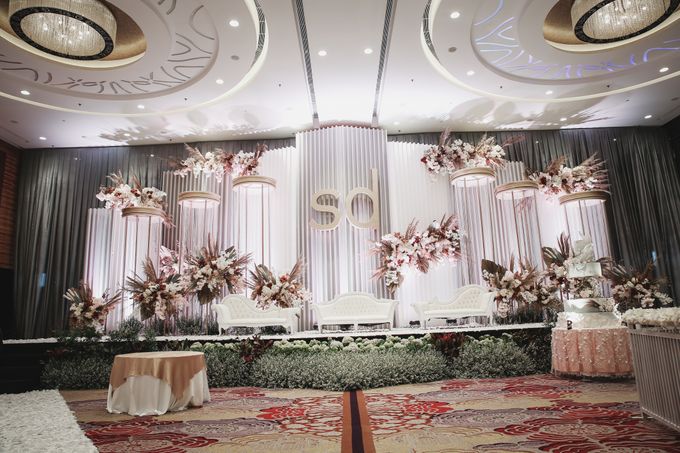 Skenoo Hall - Various Wedding Stage Decoration at Skenoo Hall Emporium Pluit by IKK Wedding Venue - 001 Skenoo Hall - Various Wedding Stage Decoration at Skenoo Hall Emporium Pluit by IKK Wedding Venue - 001