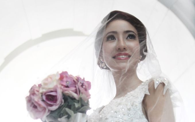 Victorian Contemporary Bridal by Lili Makeup Specialist - 006 Victorian Contemporary Bridal by Lili Makeup Specialist - 006