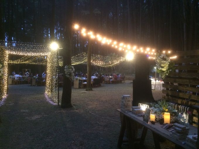 Seated Outdoor Wedding Reception by KittyCat Entertainment - 013