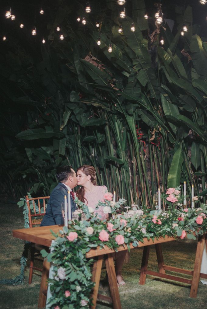 Sweet Rustic Wedding at New Kuta Golf & Villa Bayu Bali by Silverdust Decoration - 021 Sweet Rustic Wedding at New Kuta Golf & Villa Bayu Bali by Silverdust Decoration - 021