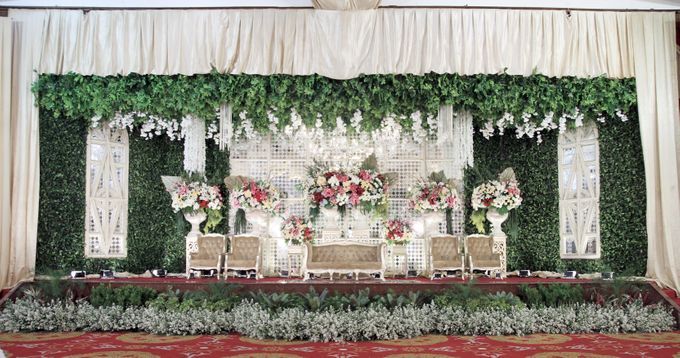 putri & arif dekorasi wedding by Our Wedding & Event Organizer - 017