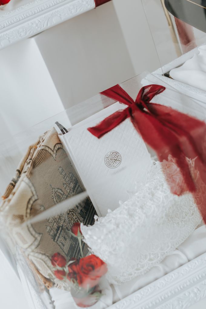 Indah Engagement Hampers by Bloomette - 015 Indah Engagement Hampers by Bloomette - 015