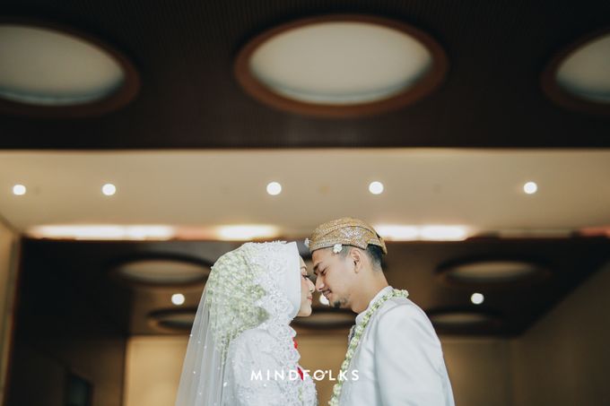 JAVANESE AKAD & RECEPTION OF DHANES & AYU by Menara Mandiri by IKK Wedding - 011