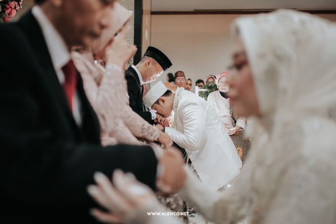 The Wedding Of Shella & Lutfi by alienco photography - 024