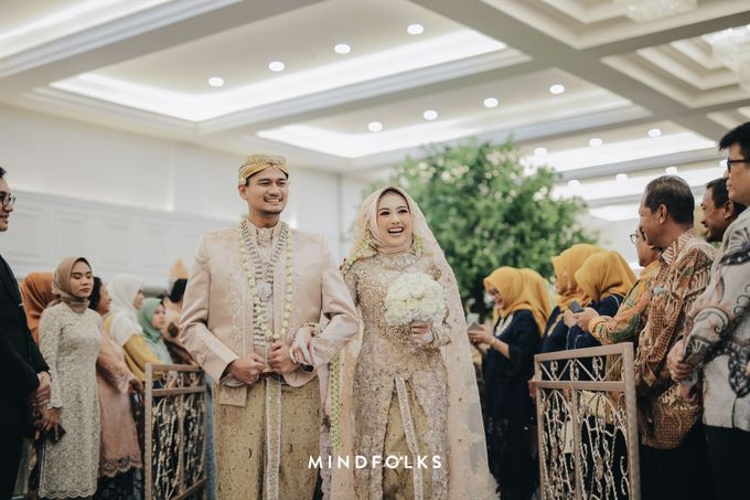 JAVANESE AKAD & RECEPTION OF DHANES & AYU by redberry wedding - 006