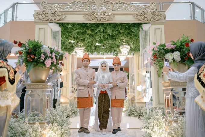 Lintang & Yova by Kencana Mas Wedding & Event Organizer - 010