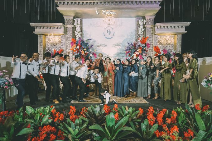 Javanese Mix Contemporary Wedding of Putri & Berry by Seserahan Manten - 041 Javanese Mix Contemporary Wedding of Putri & Berry by Seserahan Manten - 041
