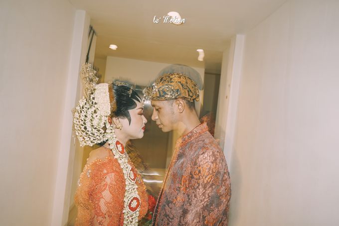 Javanese Mix Contemporary Wedding of Putri & Berry by Seserahan Manten - 031