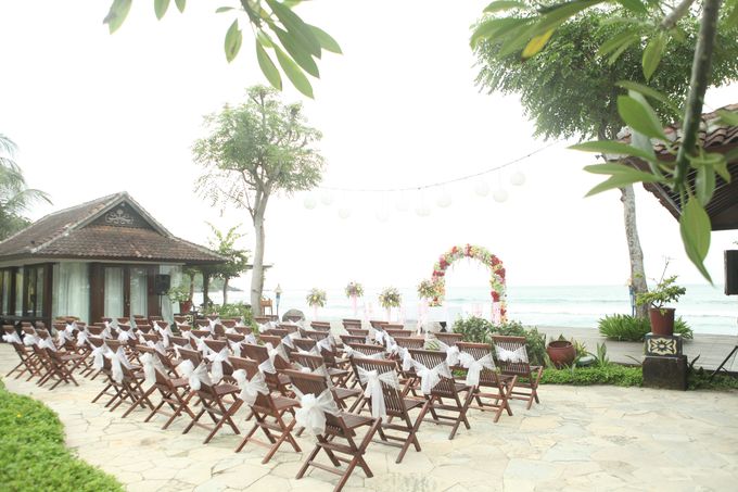 Tropical Simple Wedding Setup by Sudamala Resorts - 003 Tropical Simple Wedding Setup by Sudamala Resorts - 003