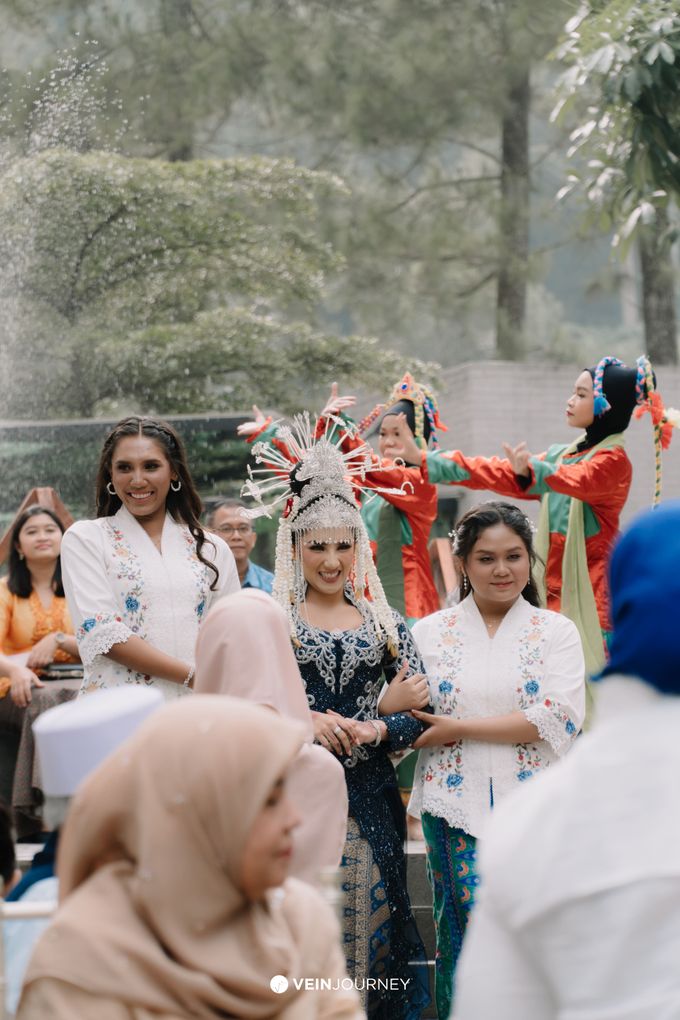 The Timeless Betawi Bridal Crown, Siangko by G wedding organizer - 001 The Timeless Betawi Bridal Crown, Siangko by G wedding organizer - 001