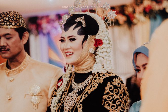 Wedding Maida Yogy By Roof Creative Studio Bridestory Com Anthea's wedding photo is so, so sad, the paper said: bridestory