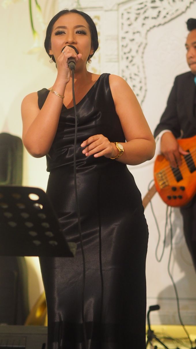 Chaka & The Band Wedding Music Entertainment at Fairmont Hotel Senayan Jakarta by Fairmont Jakarta - 004 Chaka & The Band Wedding Music Entertainment at Fairmont Hotel Senayan Jakarta by Fairmont Jakarta - 004