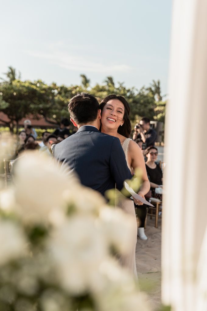 Beautiful Seashore Wedding of Loretta & Felix by Silverdust Decoration - 025 Beautiful Seashore Wedding of Loretta & Felix by Silverdust Decoration - 025