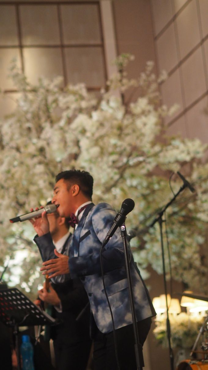 Chaka & The Band Wedding Music Entertainment at Fairmont Hotel Senayan Jakarta by Chaka Music - 009 Chaka & The Band Wedding Music Entertainment at Fairmont Hotel Senayan Jakarta by Chaka Music - 009