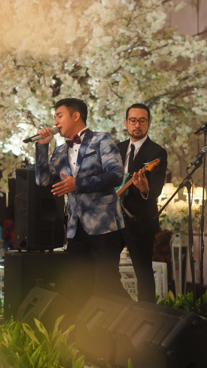 Chaka & The Band Wedding Music Entertainment at Fairmont Hotel Senayan Jakarta by Chaka Music - 011 Chaka & The Band Wedding Music Entertainment at Fairmont Hotel Senayan Jakarta by Chaka Music - 011