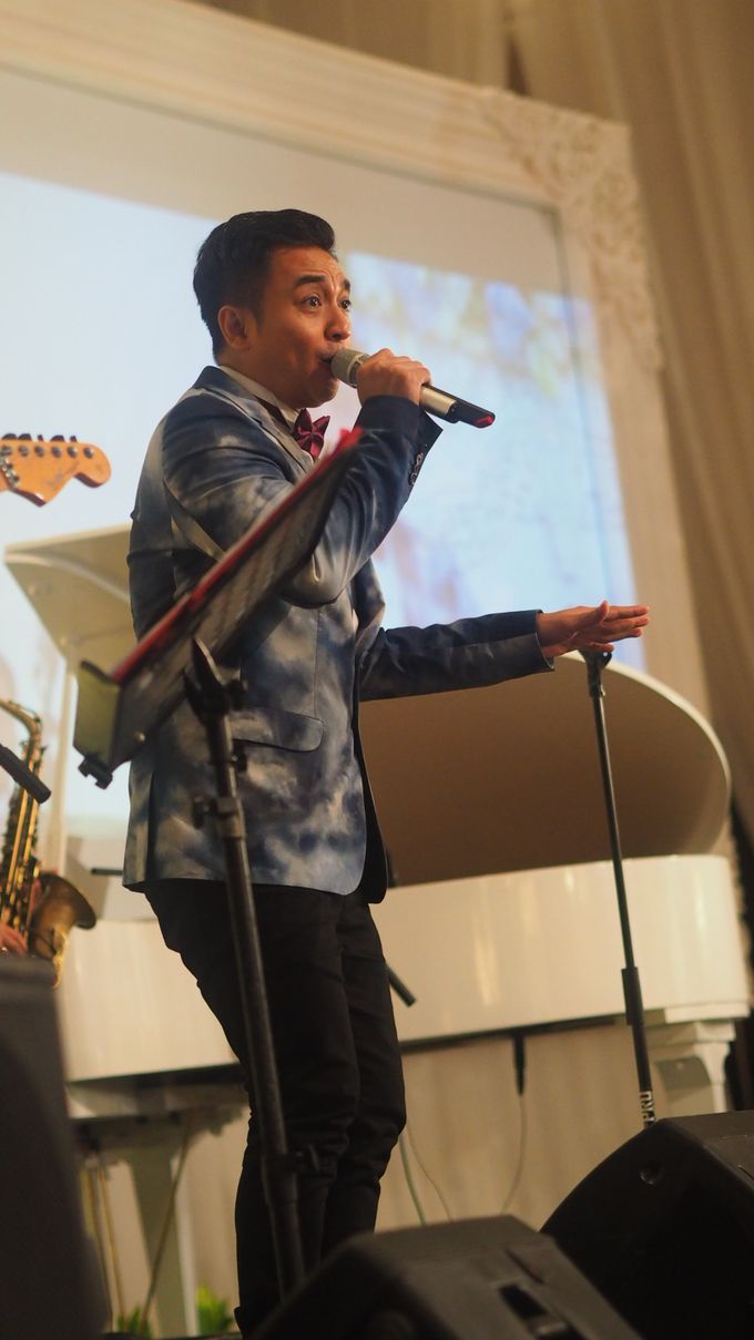 Chaka & The Band Wedding Music Entertainment at Fairmont Hotel Senayan Jakarta by Chaka Music - 013 Chaka & The Band Wedding Music Entertainment at Fairmont Hotel Senayan Jakarta by Chaka Music - 013