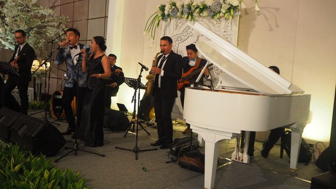 Chaka & The Band Wedding Music Entertainment at Fairmont Hotel Senayan Jakarta by Chaka Music - 015 Chaka & The Band Wedding Music Entertainment at Fairmont Hotel Senayan Jakarta by Chaka Music - 015